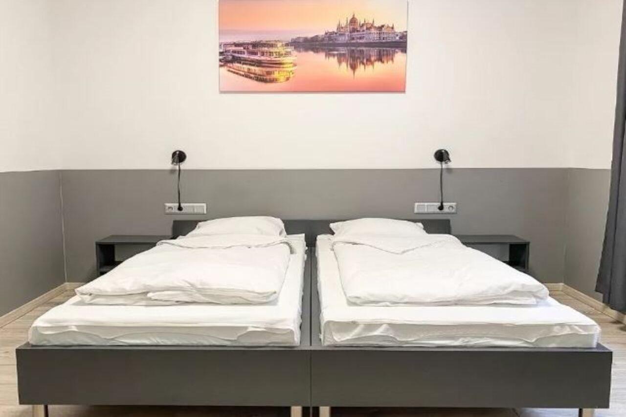 Dominik Panzio Bed and Breakfast Budapest Exteriör bild