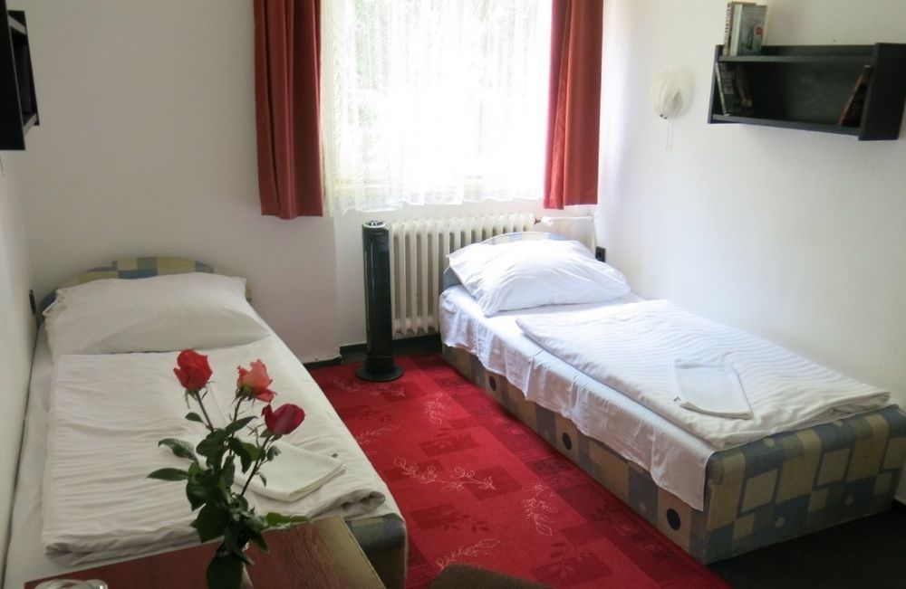 Dominik Panzio Bed and Breakfast Budapest Exteriör bild
