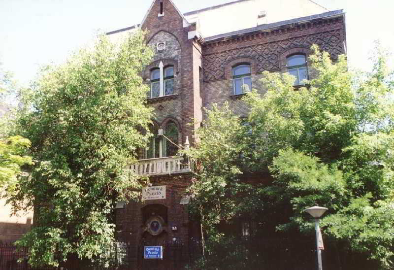 Dominik Panzio Bed and Breakfast Budapest Exteriör bild
