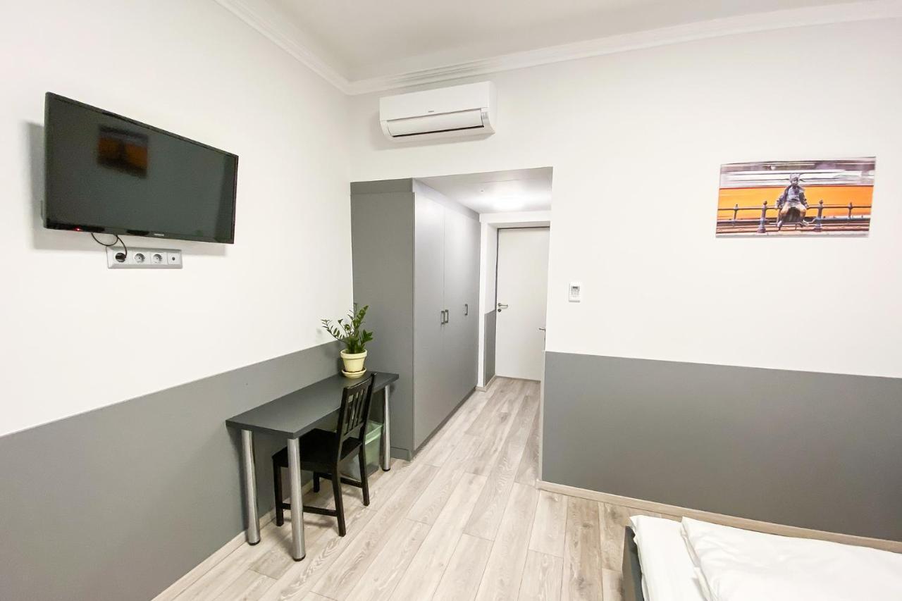 Dominik Panzio Bed and Breakfast Budapest Exteriör bild